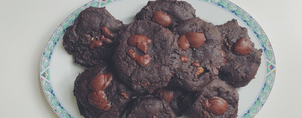 Deegloze Chocolate Chip Cookies met avocado Sukrin