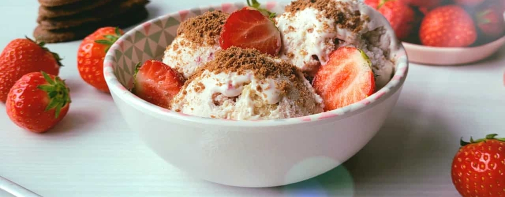 Koolhydraatarm ijs – strawberry cheesecake